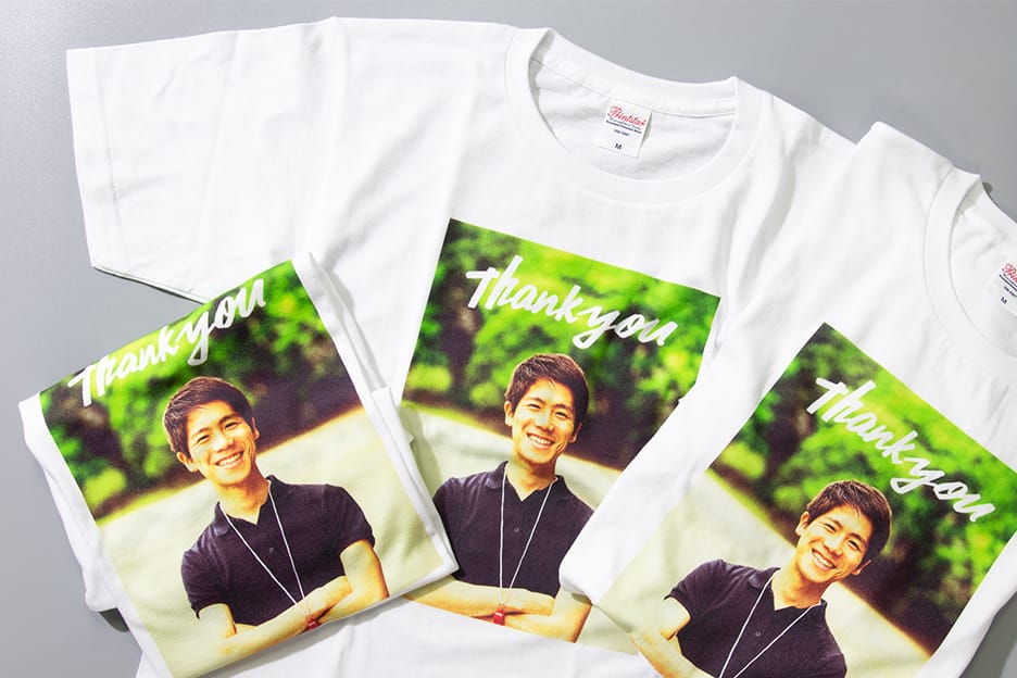 顧問の先生の写真をプリントした、写真入りオリジナルTシャツの写真