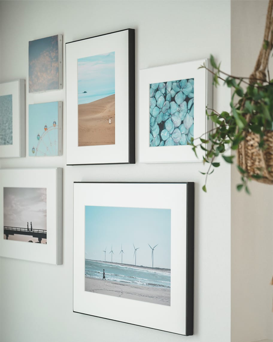 部屋に飾られた「WALL DECOR」の写真