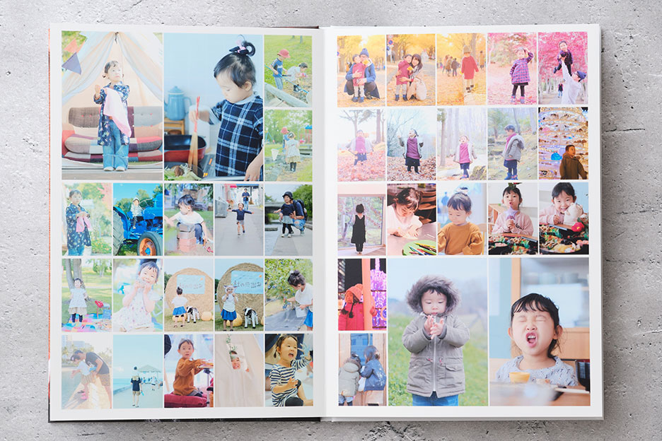 子ども写真が掲載されたイヤーアルバムの写真