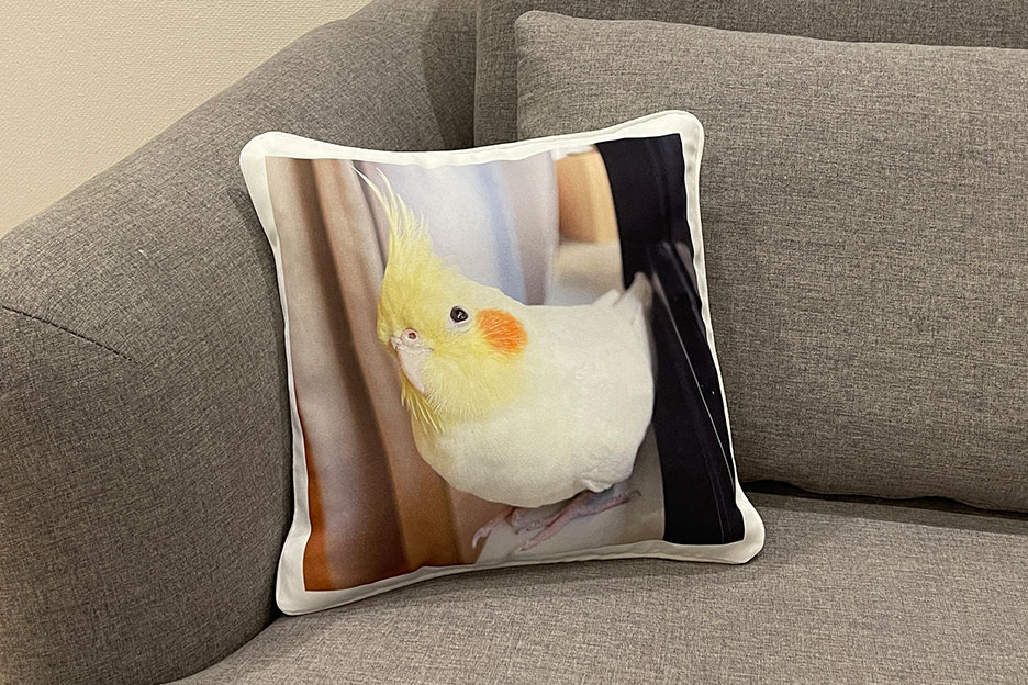 オカメインコの写真がプリントされたの写真入りオリジナルクッション
