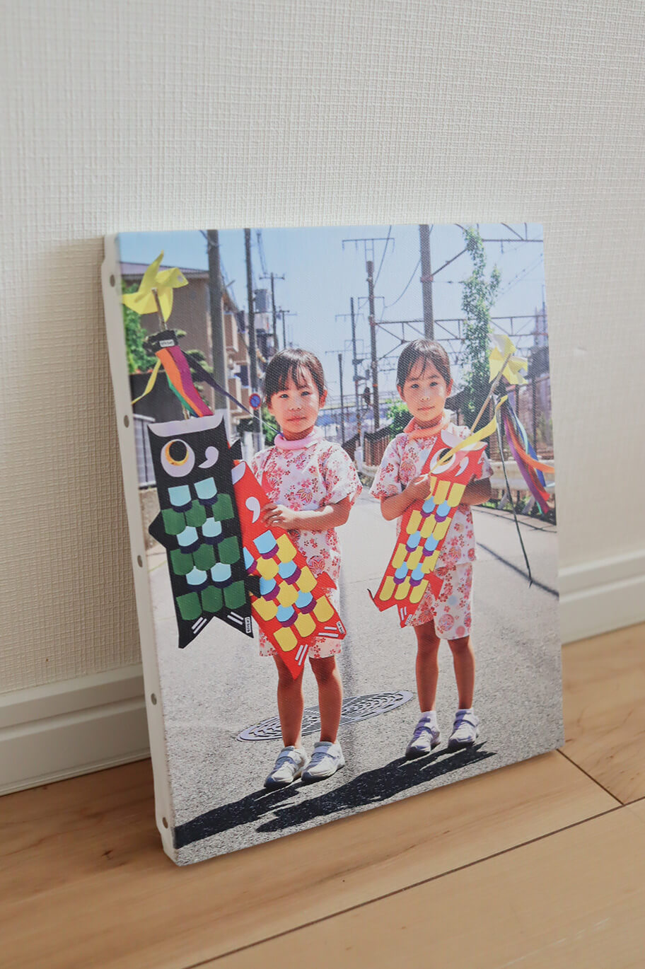 子どもの写真をプリントしたWALL DECORの写真